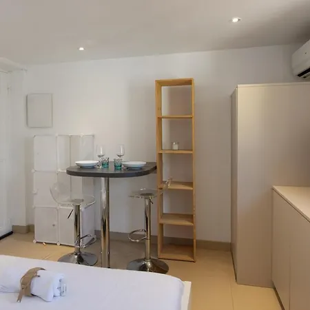 Apartamento Cyclamen 2 *